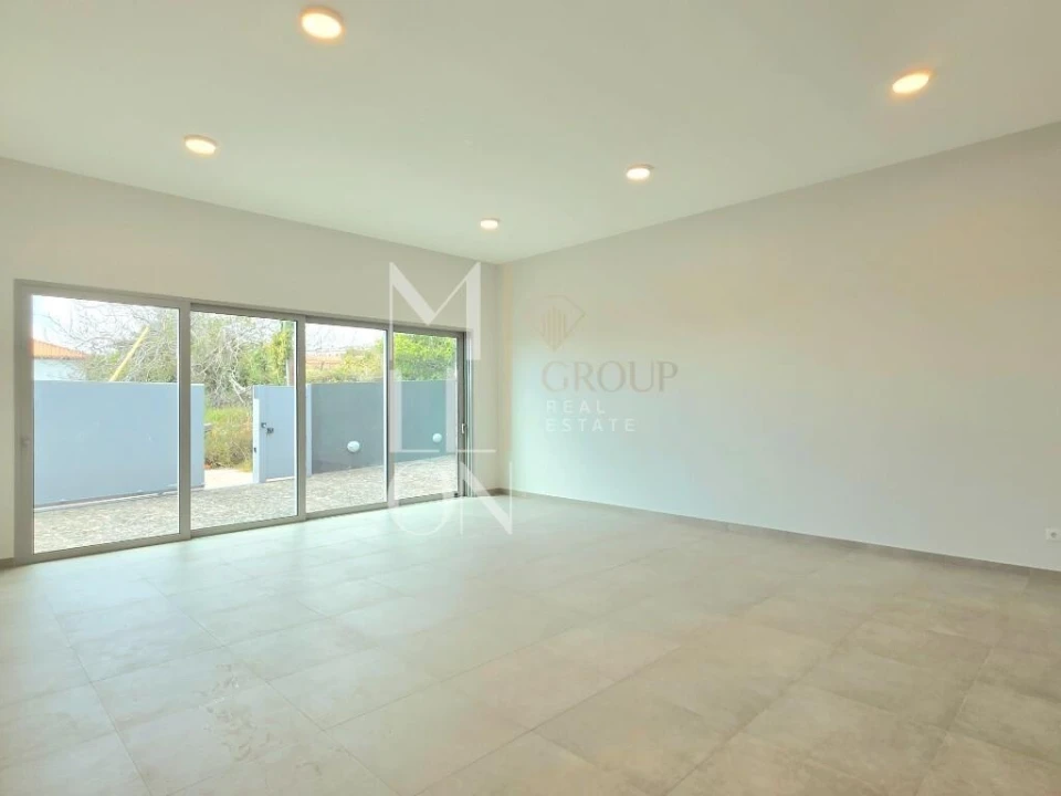 Moradia T4 para Venda em Estreito da Calheta Foto 34