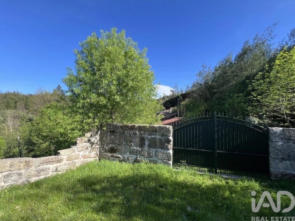 Prédio para Venda em Travanca de Lagos Foto 17