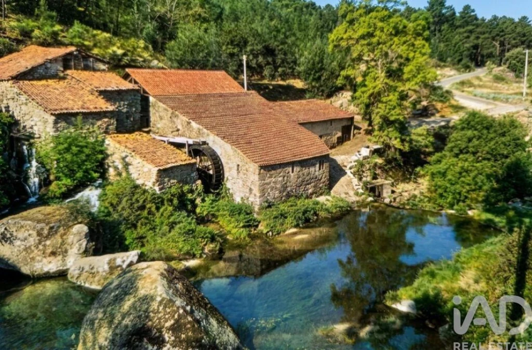 Prédio para Venda em Travanca de Lagos Foto 1