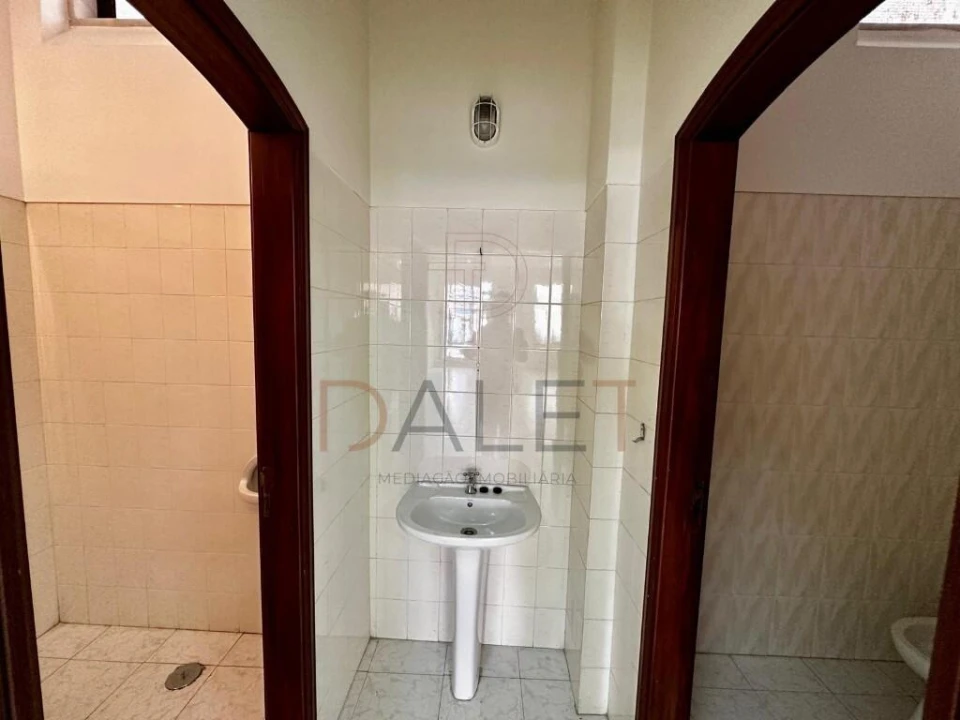 Loja para Venda em Cacém e São Marcos Foto 12