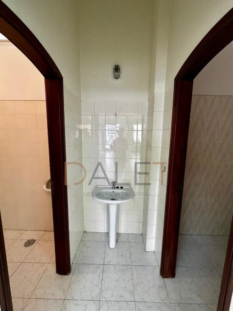 Loja para Venda em Cacém e São Marcos