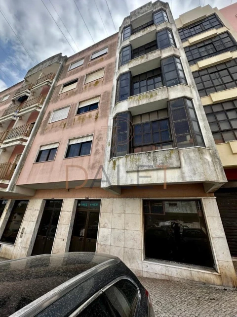 Loja para Venda em Cacém e São Marcos