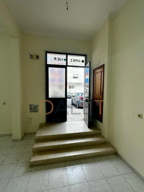 Loja para Venda em Cacém e São Marcos