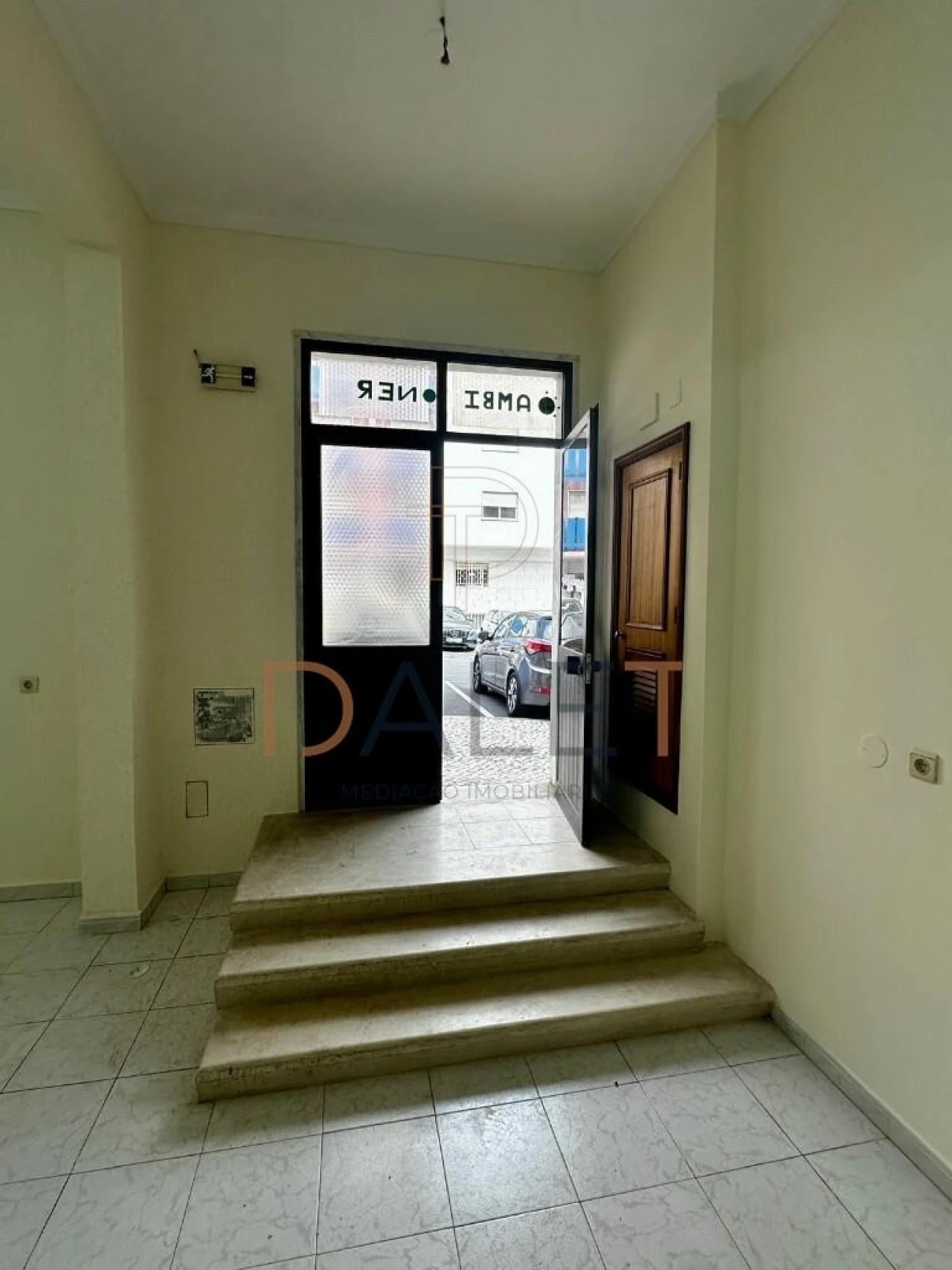 Loja para Venda em Cacém e São Marcos Foto 10