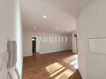 Apartamento T1 para Venda em Póvoa de Varzim, Beiriz e Argivai