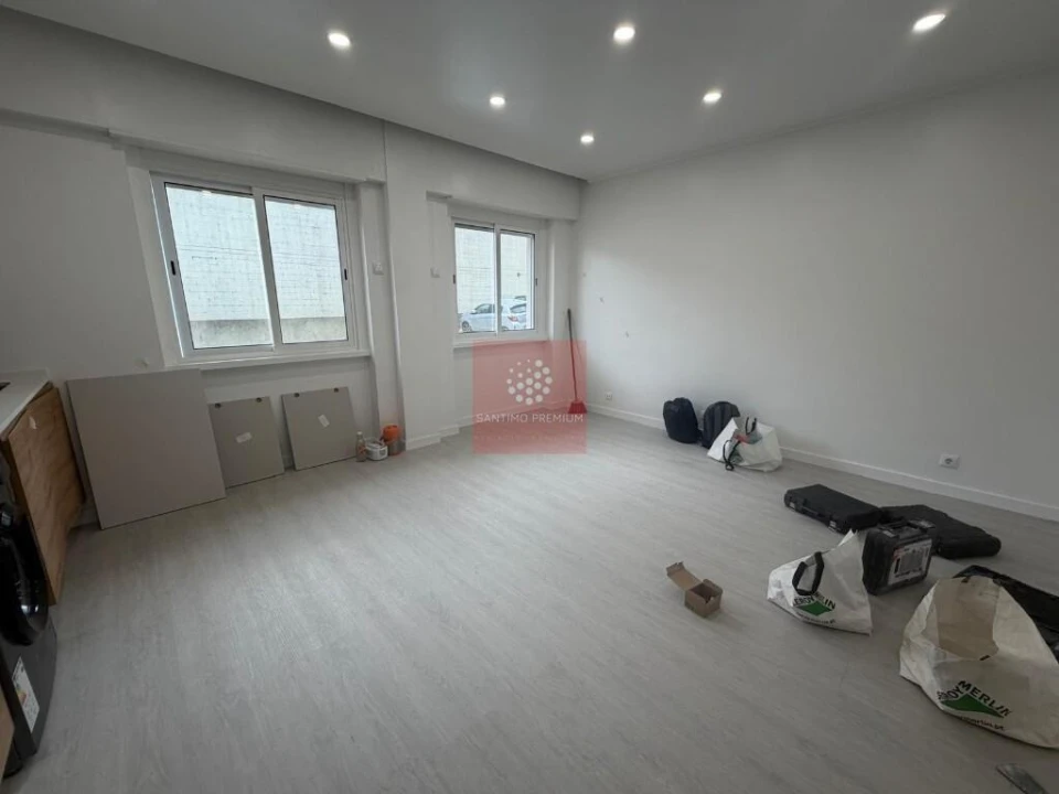 Apartamento T2 para Venda em Alfragide Foto 2