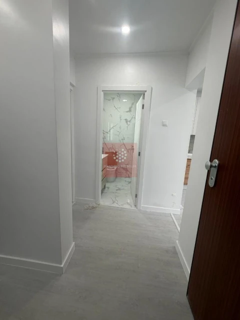 Apartamento T2 para Venda em Alfragide