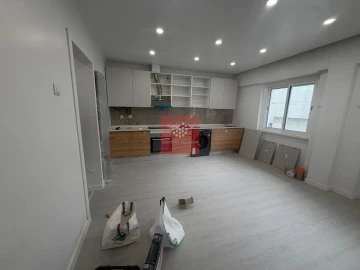 Apartamento T2 para Venda em Alfragide