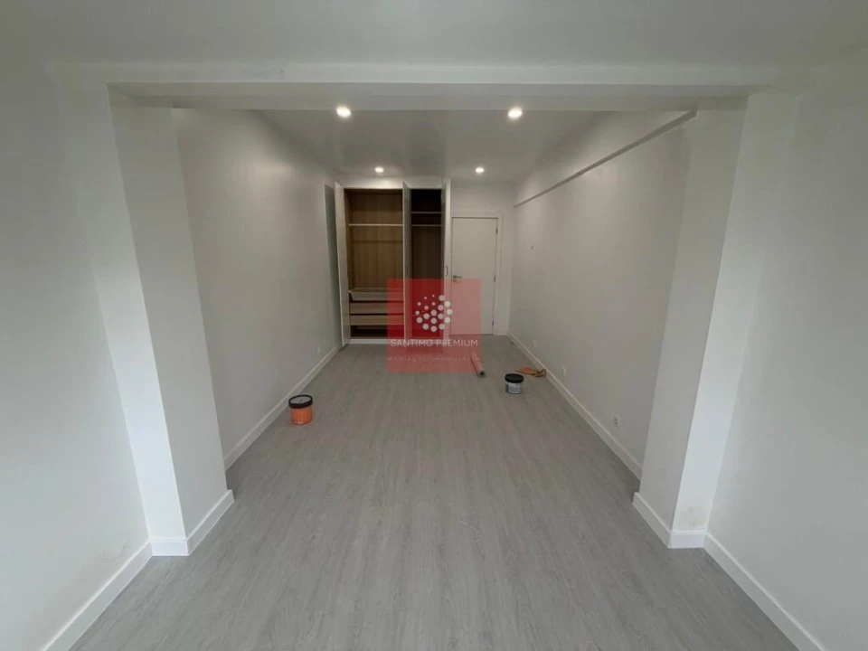 Apartamento T2 para Venda em Alfragide Foto 11