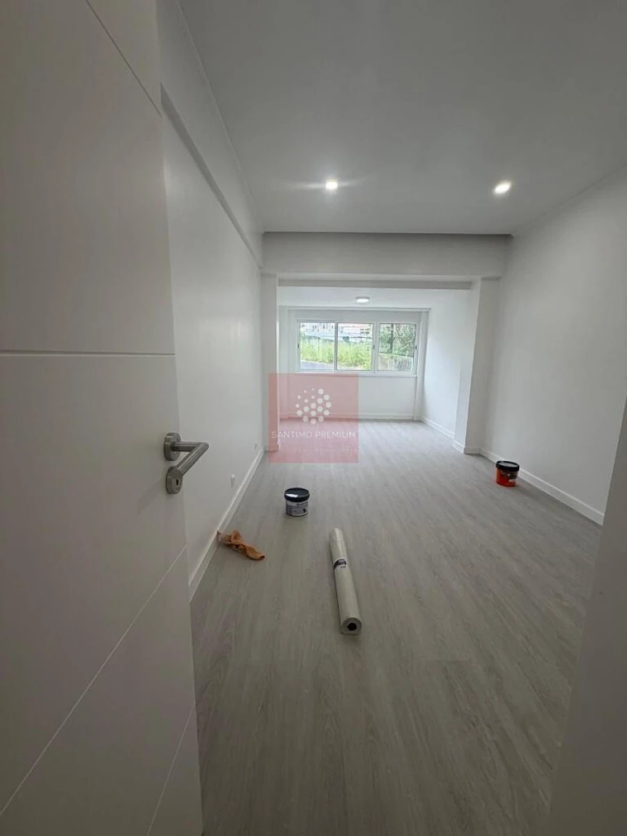 Apartamento T2 para Venda em Alfragide Foto 13