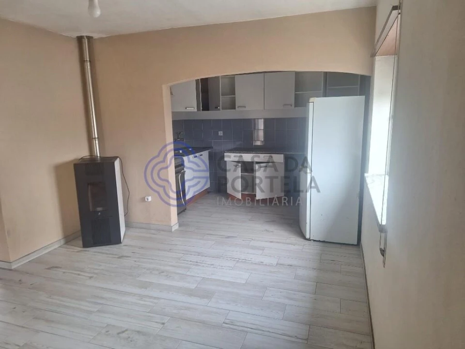 Apartamento T3 para Venda em Tornada e Salir do Porto Foto 3