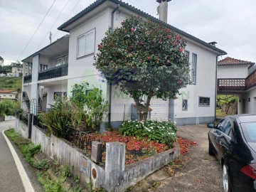 Moradia T4 para Venda em Pessegueiro do Vouga