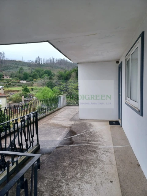Moradia T4 para Venda em Pessegueiro do Vouga