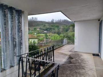 Moradia T4 para Venda em Pessegueiro do Vouga