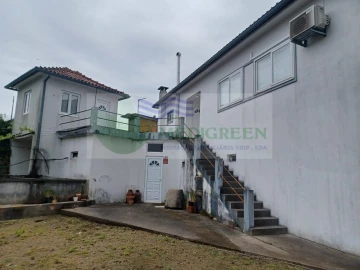 Moradia T4 para Venda em Pessegueiro do Vouga