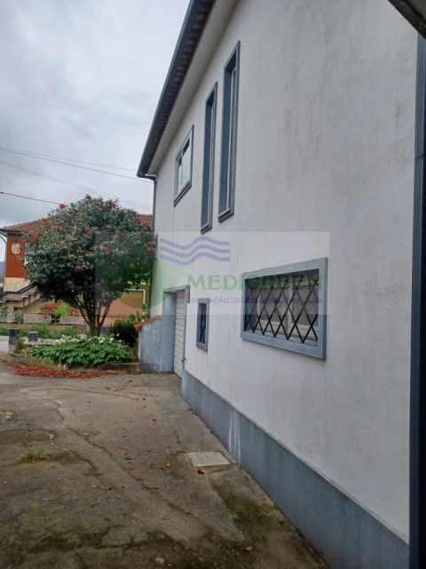 Moradia T4 para Venda em Pessegueiro do Vouga