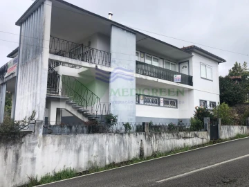 Moradia T4 para Venda em Pessegueiro do Vouga