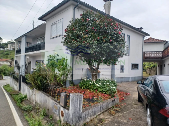 Moradia T4 para Venda em Pessegueiro do Vouga