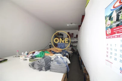 Loja para Venda em Esmeriz e Cabeçudos