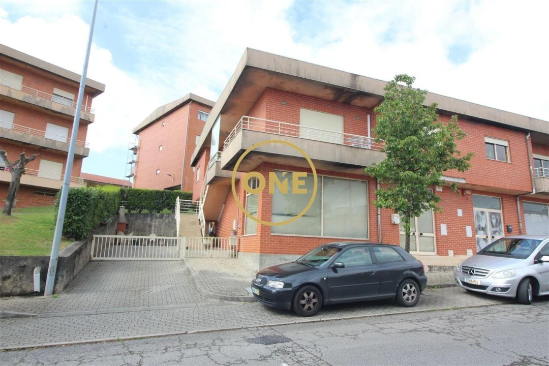 Loja para Venda em Esmeriz e Cabeçudos Foto 2