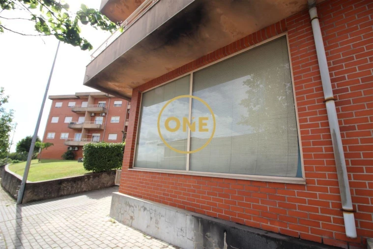 Loja para Venda em Esmeriz e Cabeçudos Foto 3