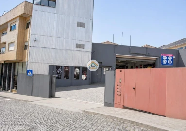 Armazém para Venda em Campanhã