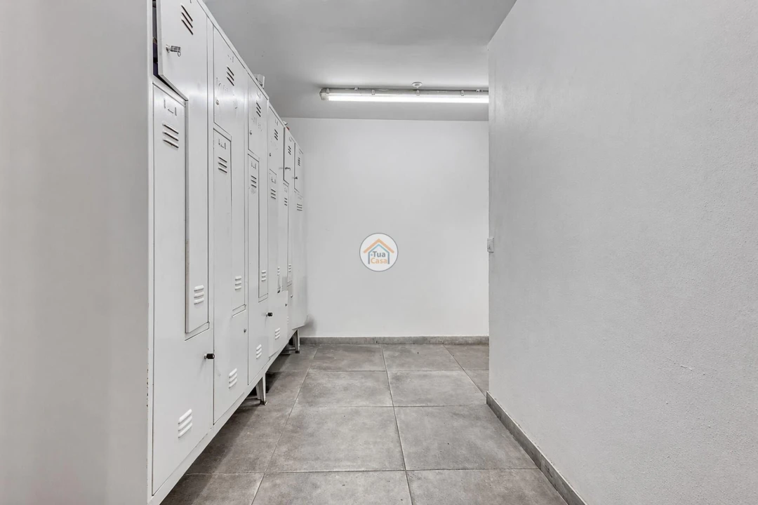 Armazém para Venda em Campanhã Foto 2