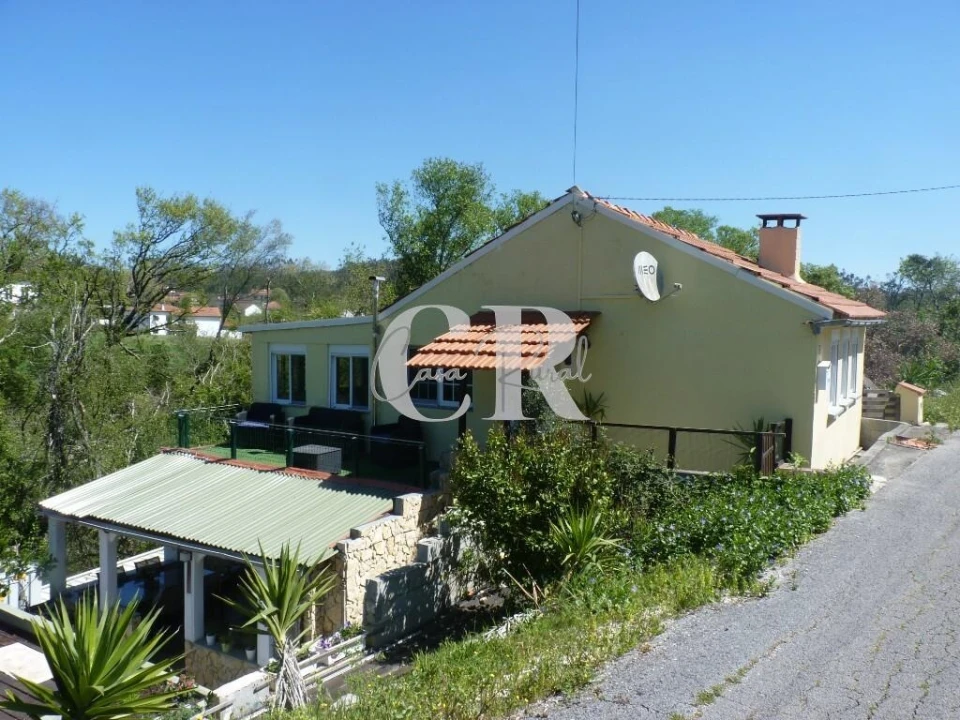 Moradia T4 para Venda em Freixianda, Ribeira do Fárrio e Formigais Foto 1