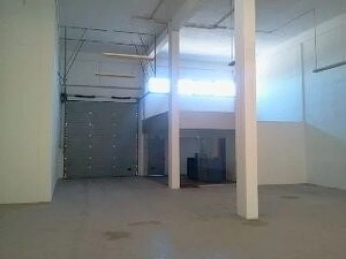 Armazém para Arrendamento em Rio de Mouro Foto 3