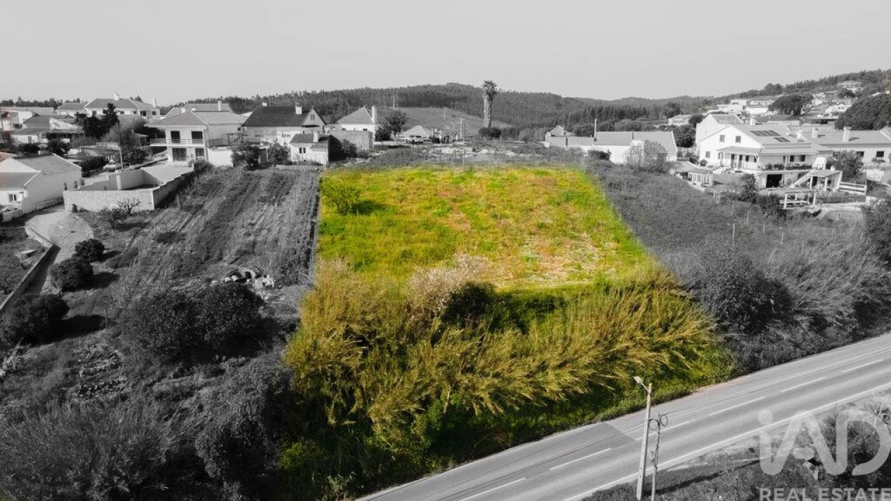 Terreno para Venda em Cadaval e Pêro Moniz Foto 1