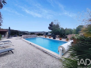 Moradia T6 para Venda em Cadaval e Pêro Moniz