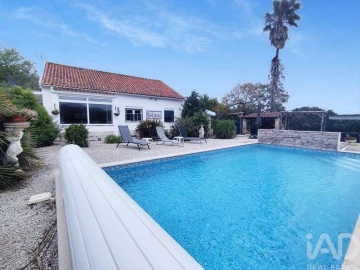 Moradia T6 para Venda em Cadaval e Pêro Moniz