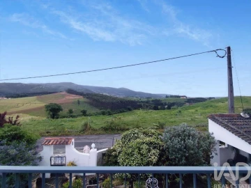 Moradia T6 para Venda em Cadaval e Pêro Moniz