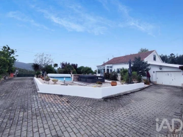 Moradia T6 para Venda em Cadaval e Pêro Moniz