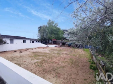 Moradia T6 para Venda em Cadaval e Pêro Moniz