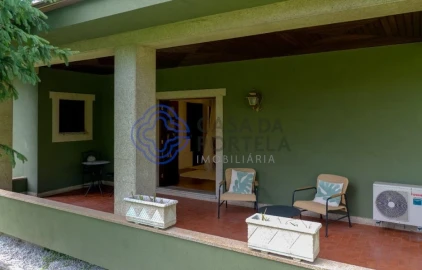 Moradia T9 para Venda em Frazão Arreigada