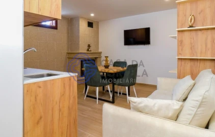 Moradia T9 para Venda em Frazão Arreigada