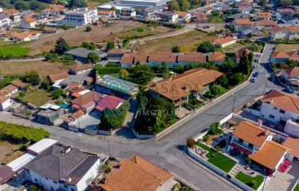 Moradia T9 para Venda em Frazão Arreigada