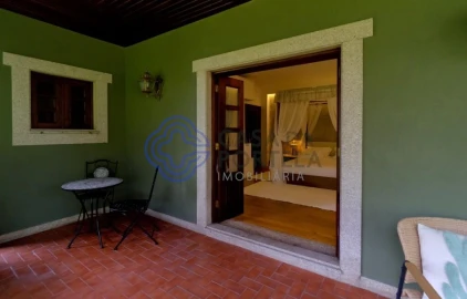 Moradia T9 para Venda em Frazão Arreigada