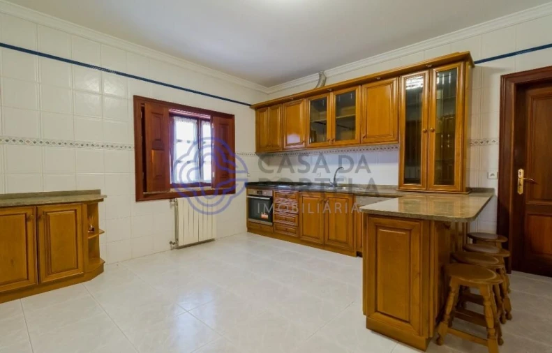 Moradia T9 para Venda em Frazão Arreigada Foto 17