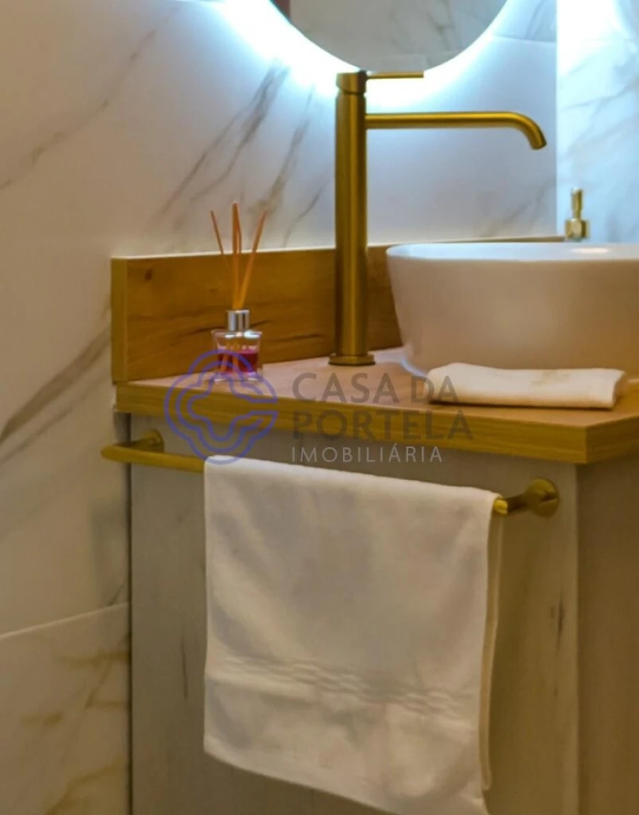 Moradia T9 para Venda em Frazão Arreigada Foto 20