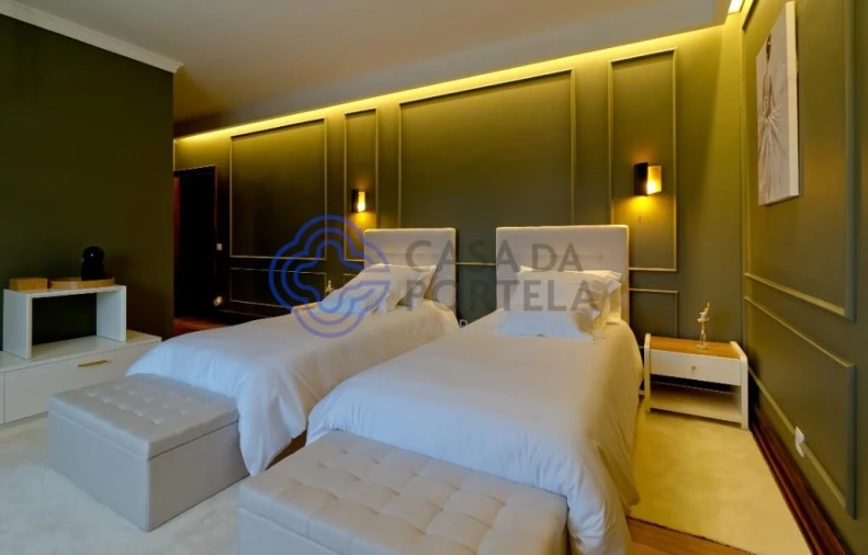 Moradia T9 para Venda em Frazão Arreigada Foto 24