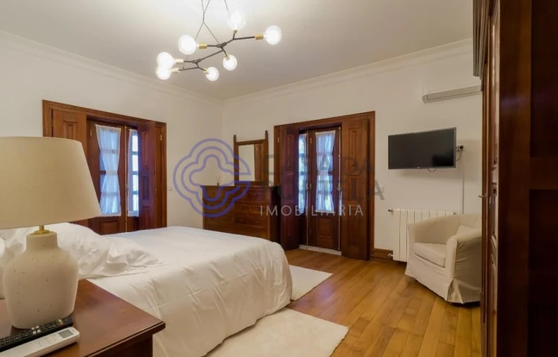 Moradia T9 para Venda em Frazão Arreigada Foto 14