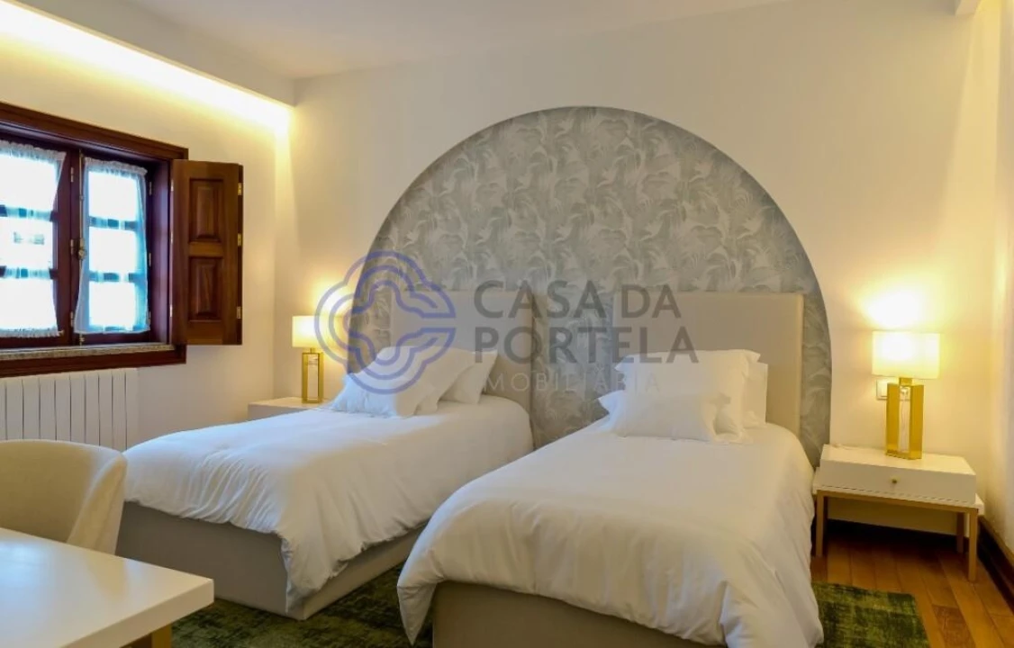 Moradia T9 para Venda em Frazão Arreigada Foto 21