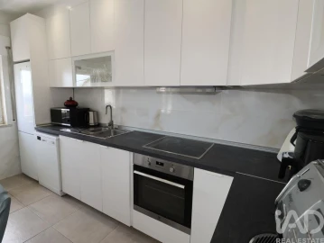 Moradia T7 para Venda em Ramada e Caneças