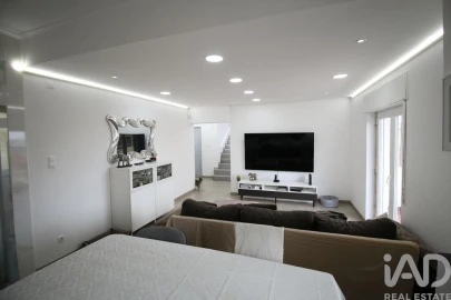 Moradia T7 para Venda em Ramada e Caneças