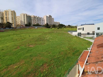 Moradia T7 para Venda em Ramada e Caneças
