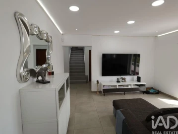 Moradia T7 para Venda em Ramada e Caneças