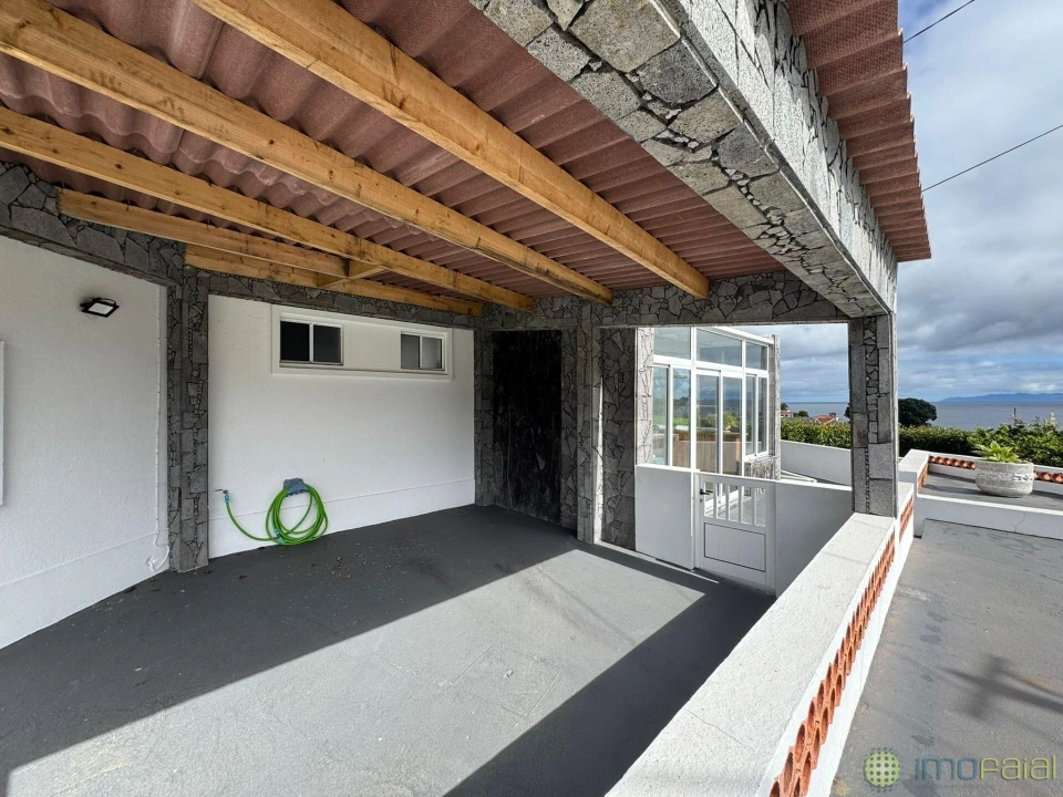 Moradia T2 para Venda em Praia do Almoxarife Foto 9