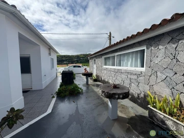 Moradia T2 para Venda em Praia do Almoxarife